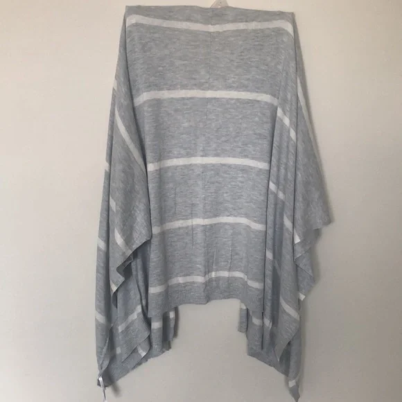 Loft scarf poncho OS - Picture 6 of 6